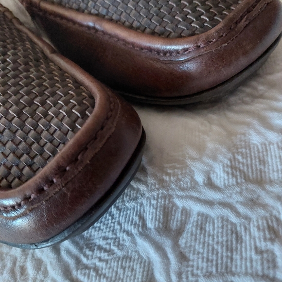 TOMMY BAHAMA " NAPLES" LEATHER WOVEN LOAFER - Picture 4 of 9